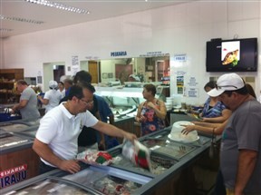 Peixarias de Maringá lotam no feriado por causa do início da Quaresma